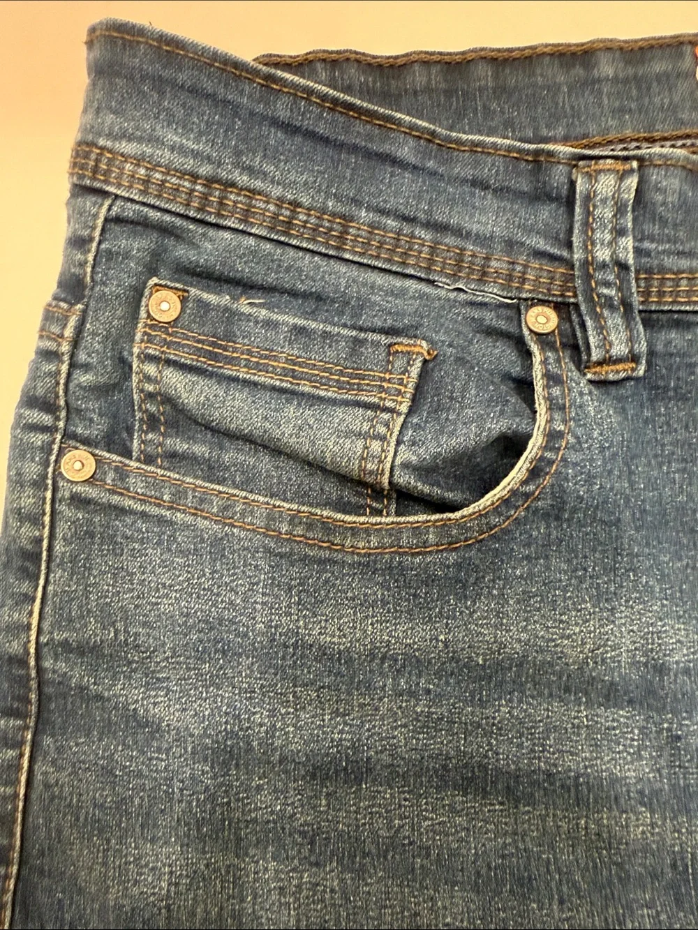 Men's Slim Jeans in Medium Blue Wash